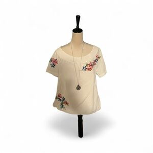 Talbots Sz. Medium blouse shirt top white with floral embroidery. FREE SHIPPING!